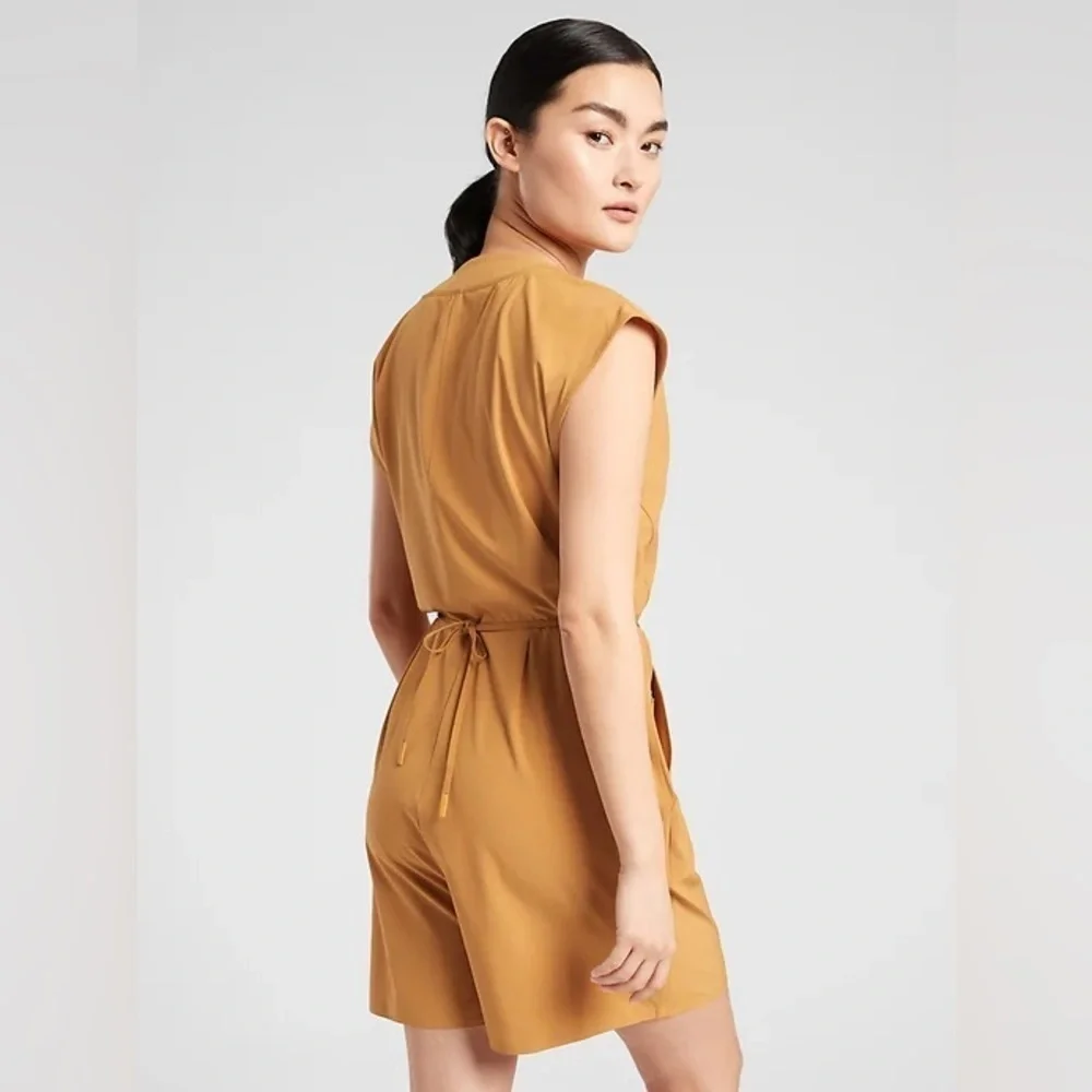 EUC - Athleta Marlow Romper - size XXS - Tuscan Gold